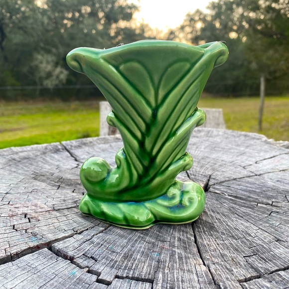Vintage Shawnee Cornucopia Planter Vase - Picture 3 of 6